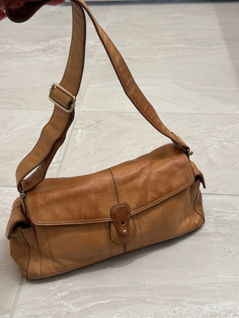 Classic Women's Leather Shoulder Bag in Tan